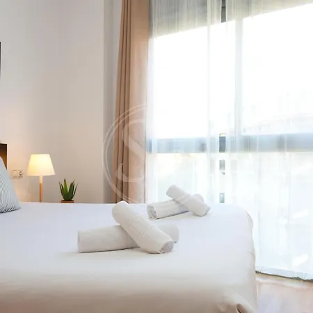 Lindo Cerca De Sagrada Familia Apartamento
